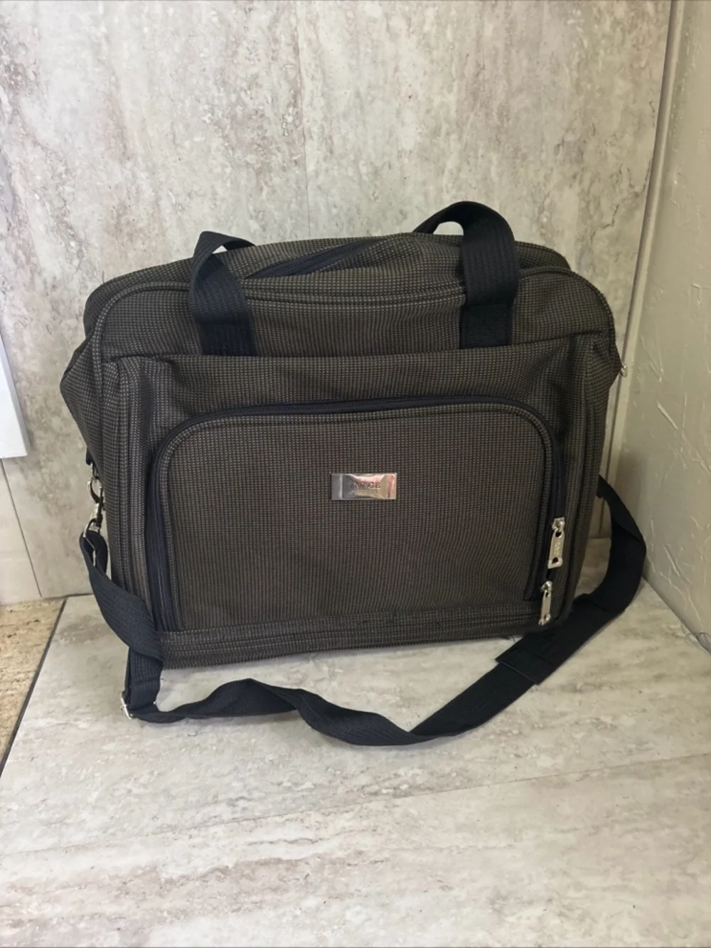 Image Traveler Vintage/ Overnight Carry On Bag/ 15 X 13x 6” Roller Bag- Slot EUC